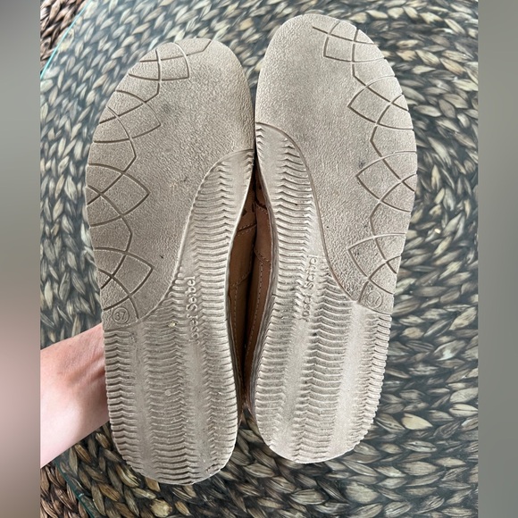 Josef Seibel Tan Perforated Slip-On Loafers size 37 (6.5 to 7 us) - Picture 9 of 10